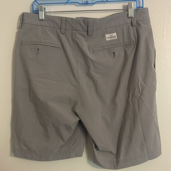 Vineyard Vines Breaker Shorts - Picture 3 of 6